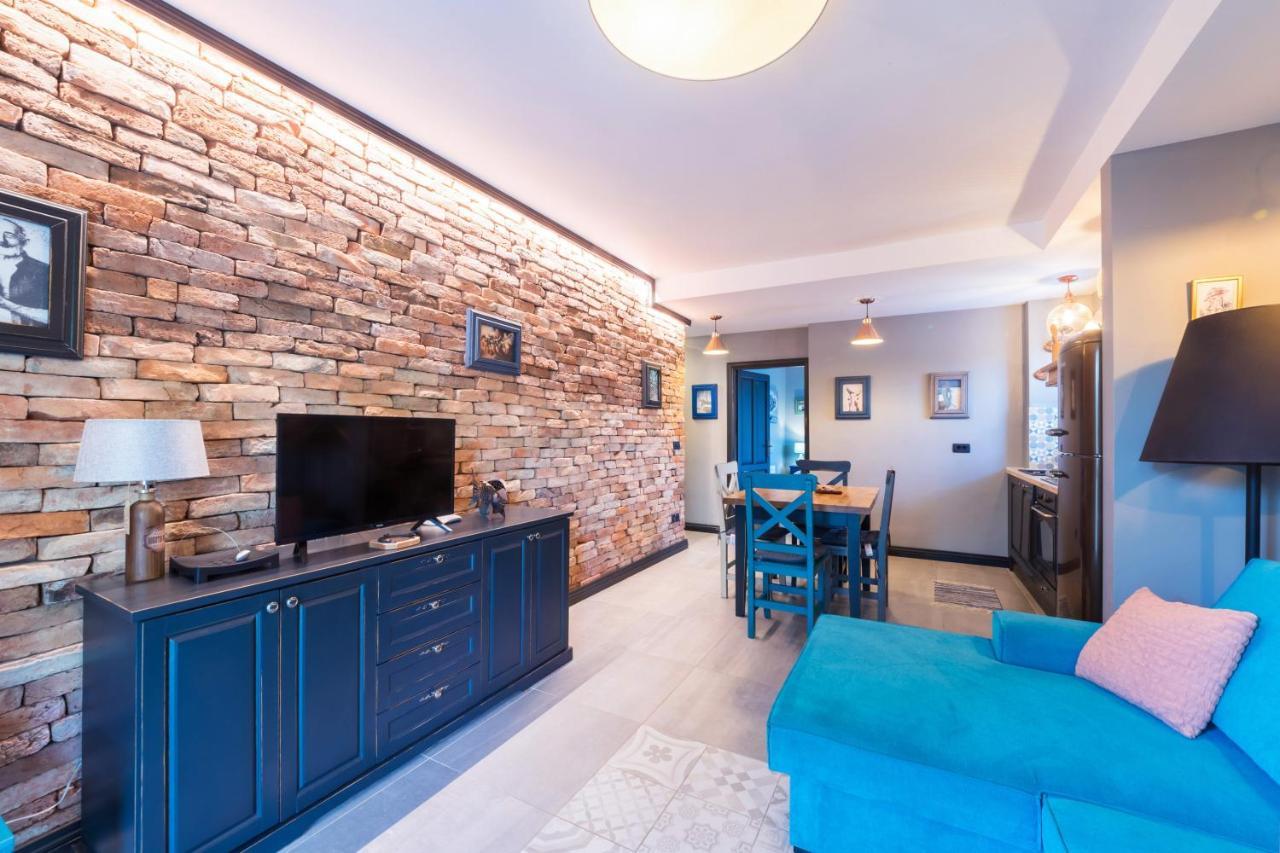Apartman Lara *