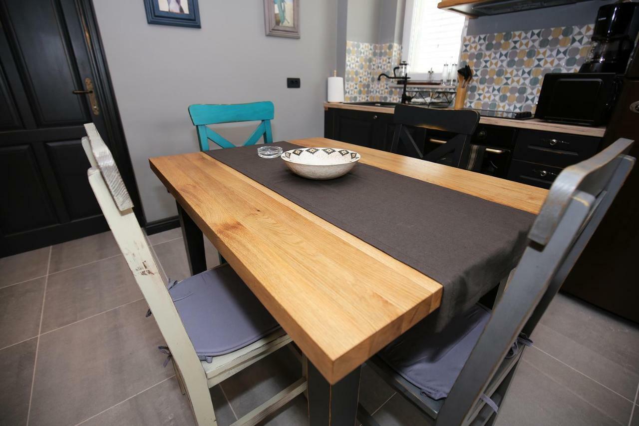 Apartman Lara *